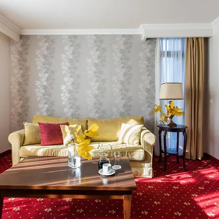 Premier Luxury Mountain