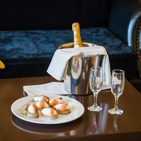 高级豪华高山度假村 5* 班斯科